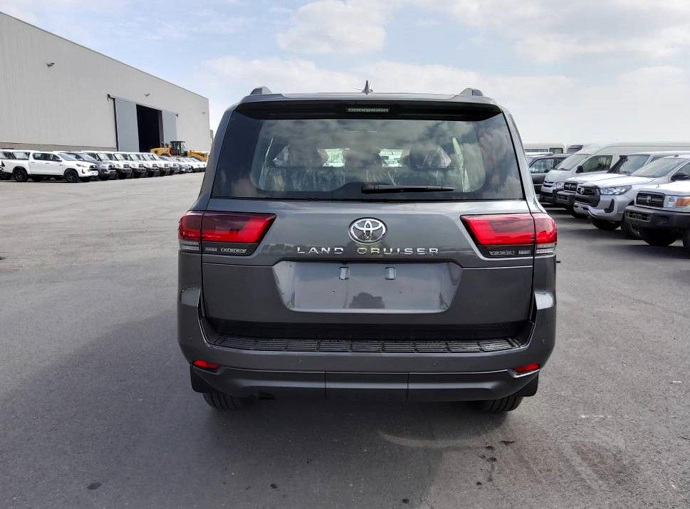 Toyota Land Cruiser 300 V6 VXR ZX 7 SEATERS / PLACES 3.5L Petrol Automatic AEOB - Car: picture 4 Toyota Land Cruiser 300 V6 VXR ZX 7 SEATERS / PLACES 3.5L Petrol Automatic AEOB - Car: picture 4