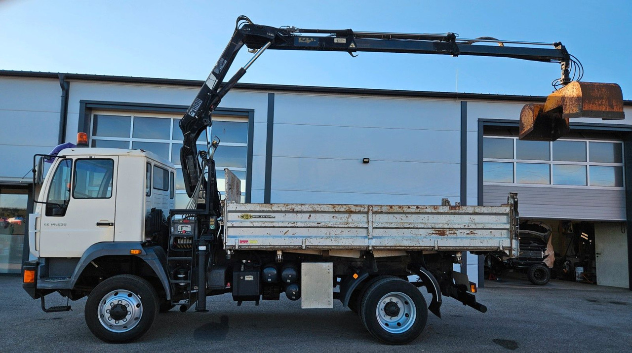 MAN LE 14.250 4x4 HIAB 077BS-2 Kran Greifer - Tipper, Crane truck: picture 2 MAN LE 14.250 4x4 HIAB 077BS-2 Kran Greifer - Tipper, Crane truck: picture 2