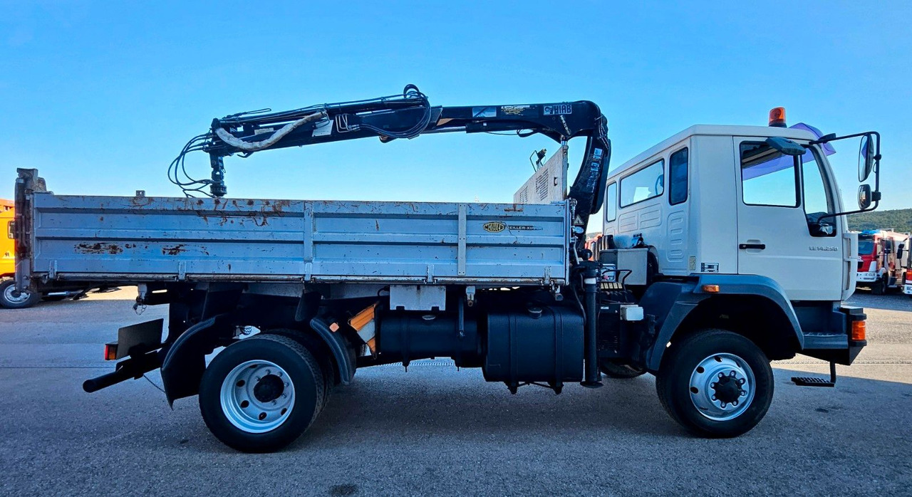 MAN LE 14.250 4x4 HIAB 077BS-2 Kran Greifer - Tipper, Crane truck: picture 2 MAN LE 14.250 4x4 HIAB 077BS-2 Kran Greifer - Tipper, Crane truck: picture 2