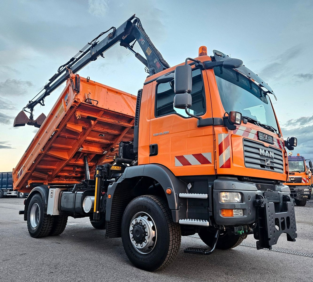 Tipper, Crane truck MAN TGM 18.280 4x4 HIAB 111-3 Funk Kran Winterdienst: picture 12