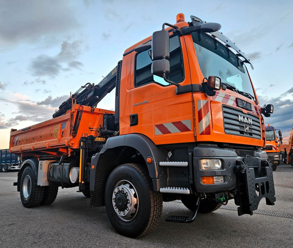 Tipper, Crane truck MAN TGM 18.280 4x4 HIAB 111-3 Funk Kran Winterdienst: picture 9