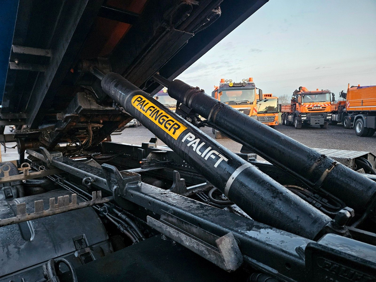 Tipper, Crane truck MAN TGS 28.400 6x4-4 BL Palfinger PK12002 Kran Euro5: picture 12