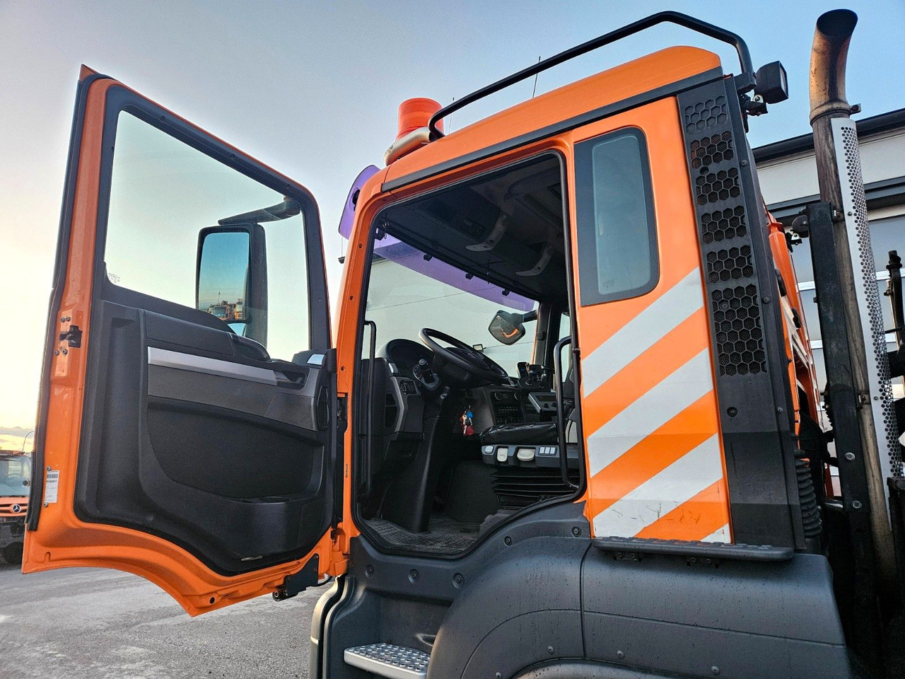 Tipper, Crane truck MAN TGS 28.400 6x4-4 BL Palfinger PK12002 Kran Euro5: picture 14