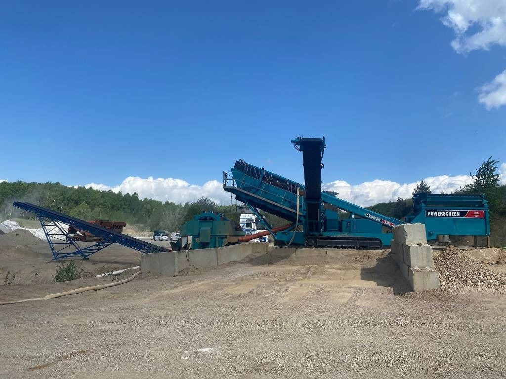 PowerScreen Chieftain 2100  - Screener: picture 1 PowerScreen Chieftain 2100  - Screener: picture 1