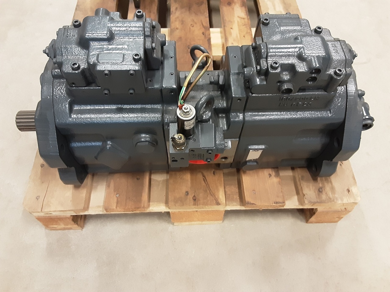 Kawasaki K3V140DT-151R-9NE9-AHV - Hydraulic pump for Excavator: picture 1 Kawasaki K3V140DT-151R-9NE9-AHV - Hydraulic pump for Excavator: picture 1