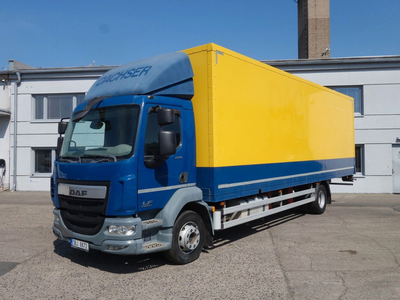 DAF LF 220 14 t - Box truck: picture 1 DAF LF 220 14 t - Box truck: picture 1