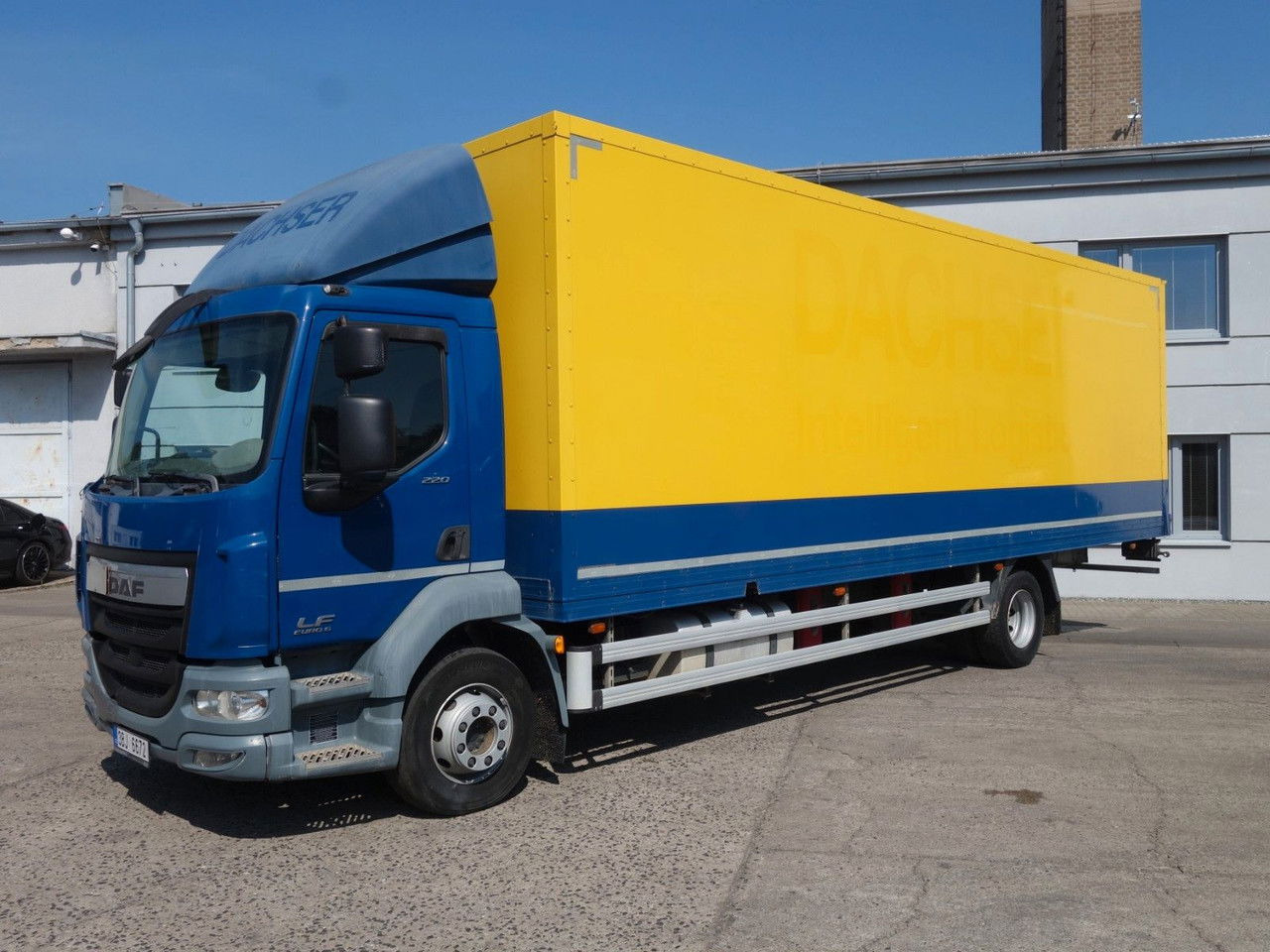 DAF LF 220 14 t - Box truck: picture 2 DAF LF 220 14 t - Box truck: picture 2