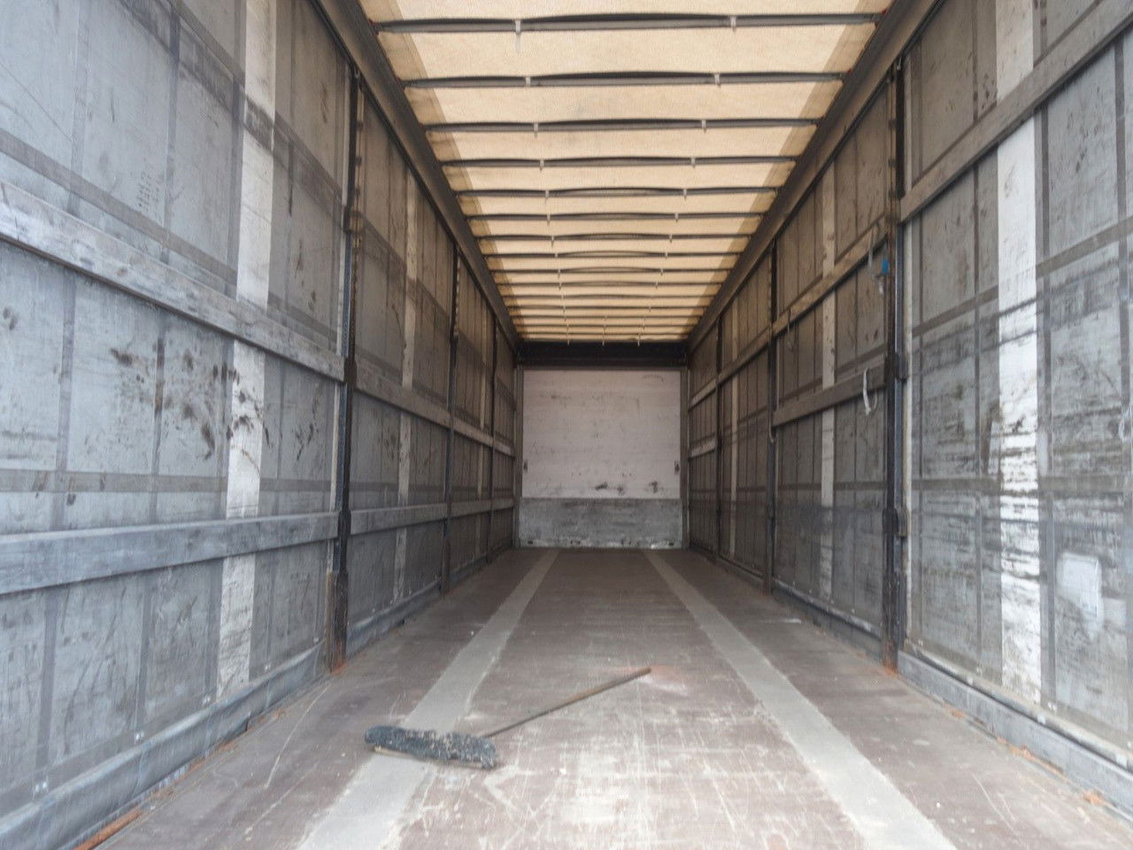 Schwarzmüller SPA 3/E Mega, Liftachse, SAF Achsen, 2 Stk. SPA 3/E Mega, Liftachse, SAF Achsen, 2 Stk. - Curtainsider semi-trailer: picture 5 Schwarzmüller SPA 3/E Mega, Liftachse, SAF Achsen, 2 Stk. SPA 3/E Mega, Liftachse, SAF Achsen, 2 Stk. - Curtainsider semi-trailer: picture 5