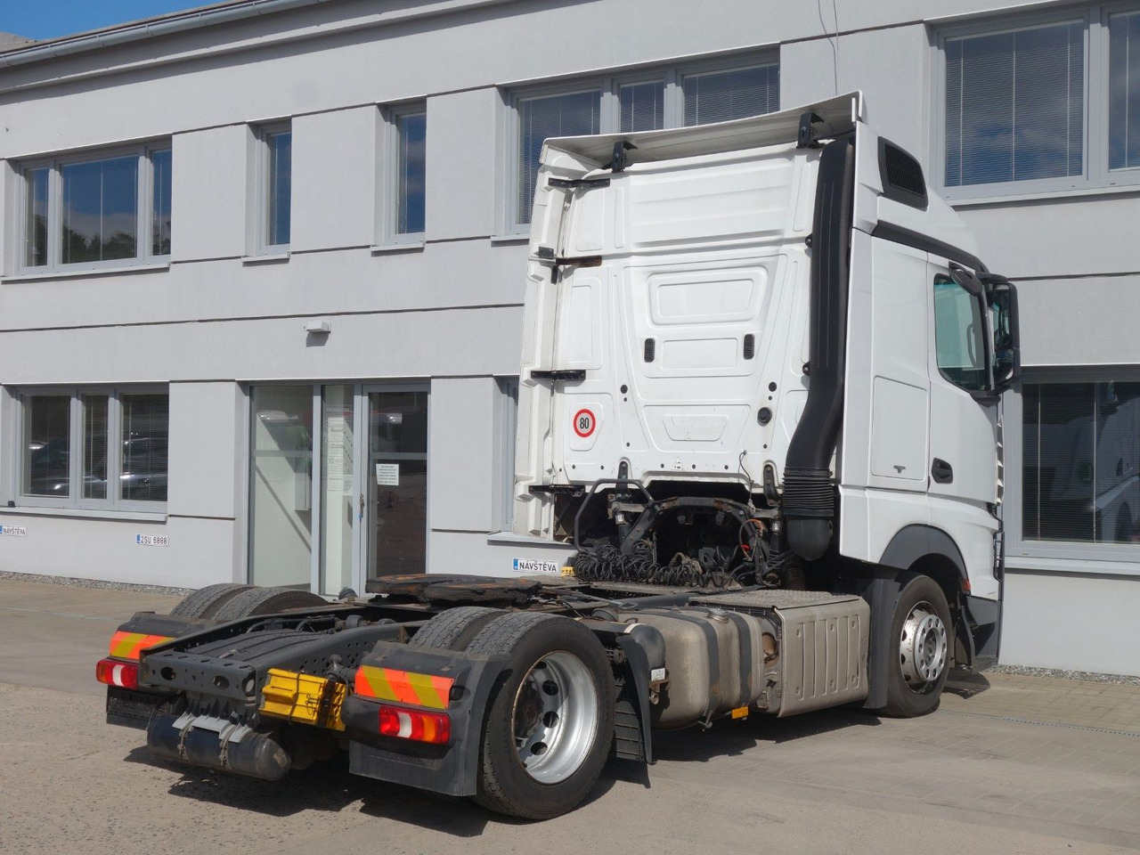 Mercedes-Benz Actros 1843 Lowdeck Lowliner - Tractor unit: picture 4 Mercedes-Benz Actros 1843 Lowdeck Lowliner - Tractor unit: picture 4