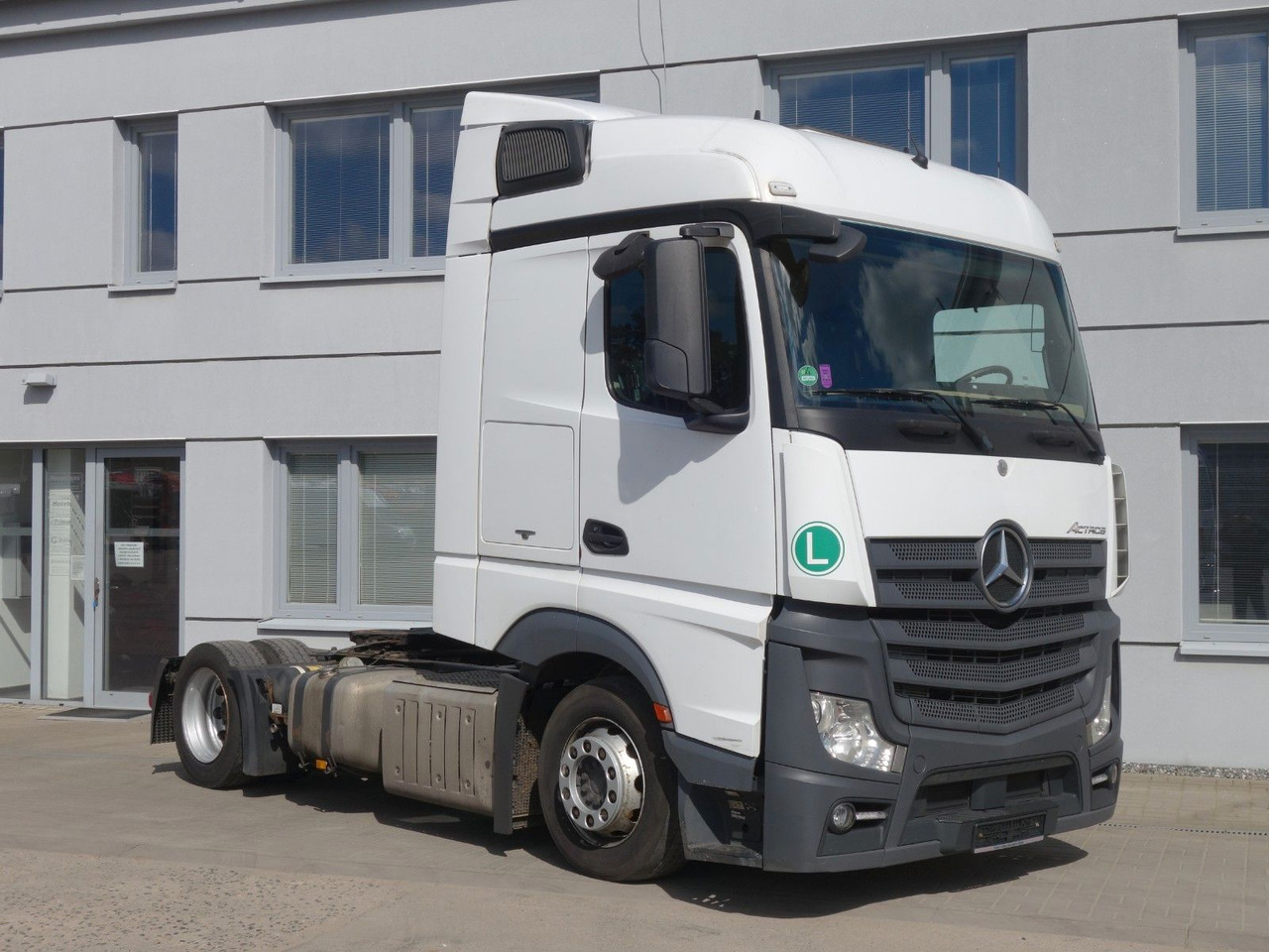 Mercedes-Benz Actros 1843 Lowdeck Lowliner - Tractor unit: picture 2 Mercedes-Benz Actros 1843 Lowdeck Lowliner - Tractor unit: picture 2