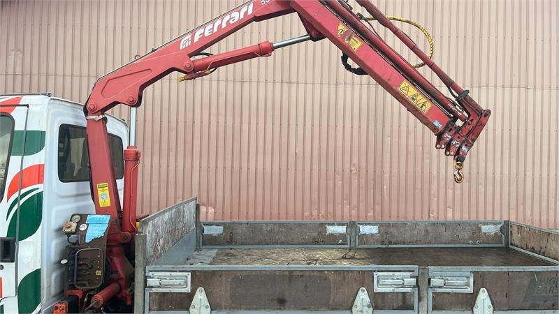 Iveco 35C11 - Flatbed van: picture 2 Iveco 35C11 - Flatbed van: picture 2