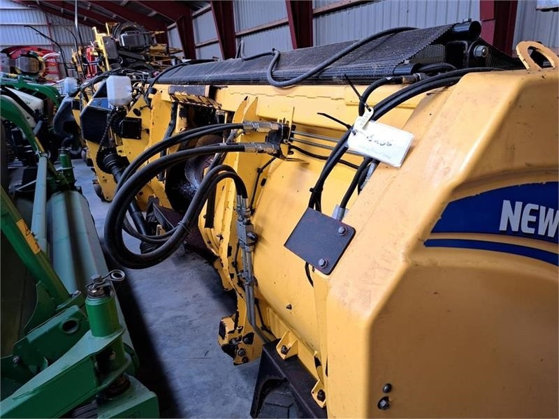 New Holland 283 Header - Hay and forage equipment: picture 1 New Holland 283 Header - Hay and forage equipment: picture 1