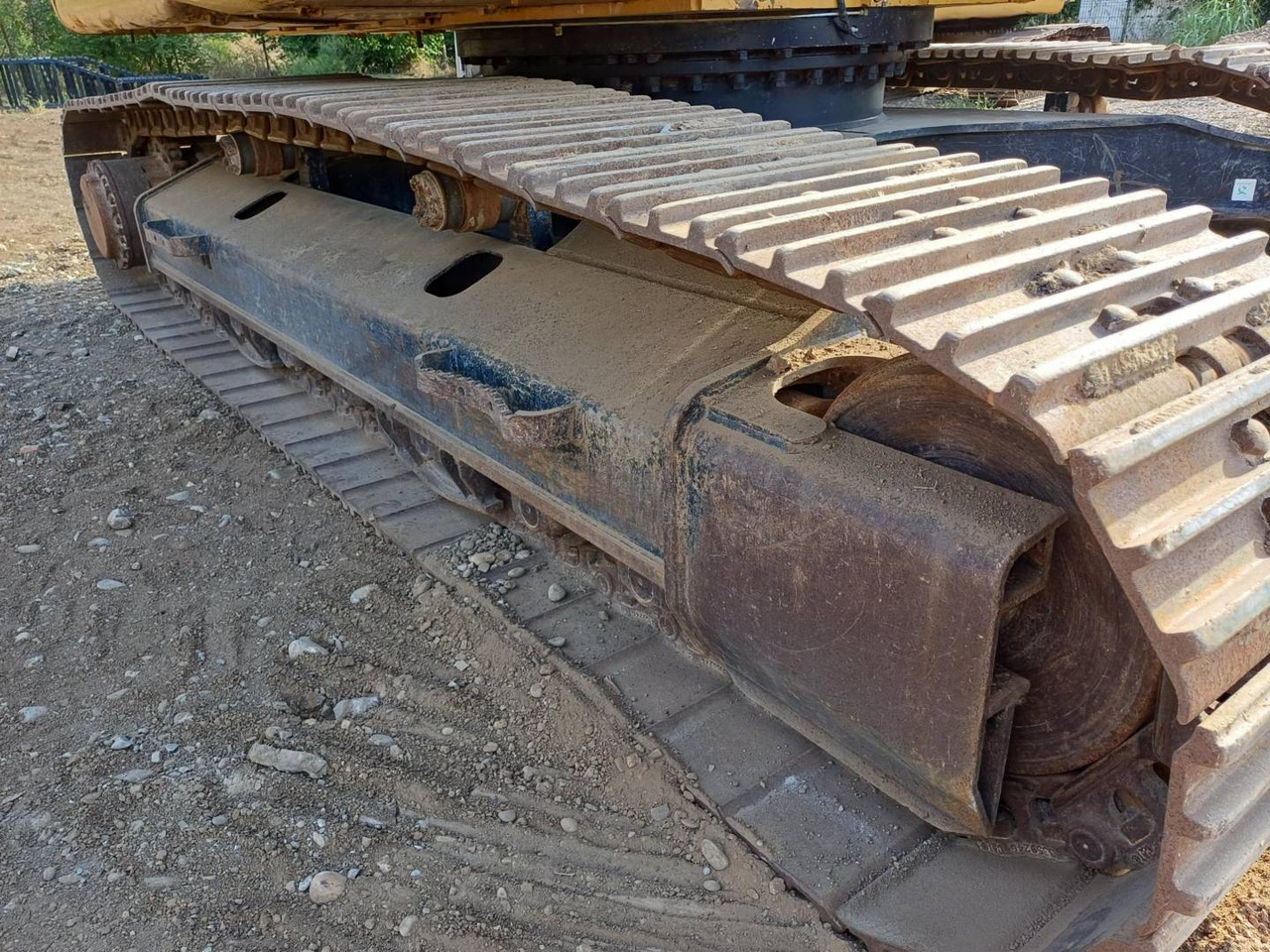 Crawler excavator CAT 326FLN: picture 19