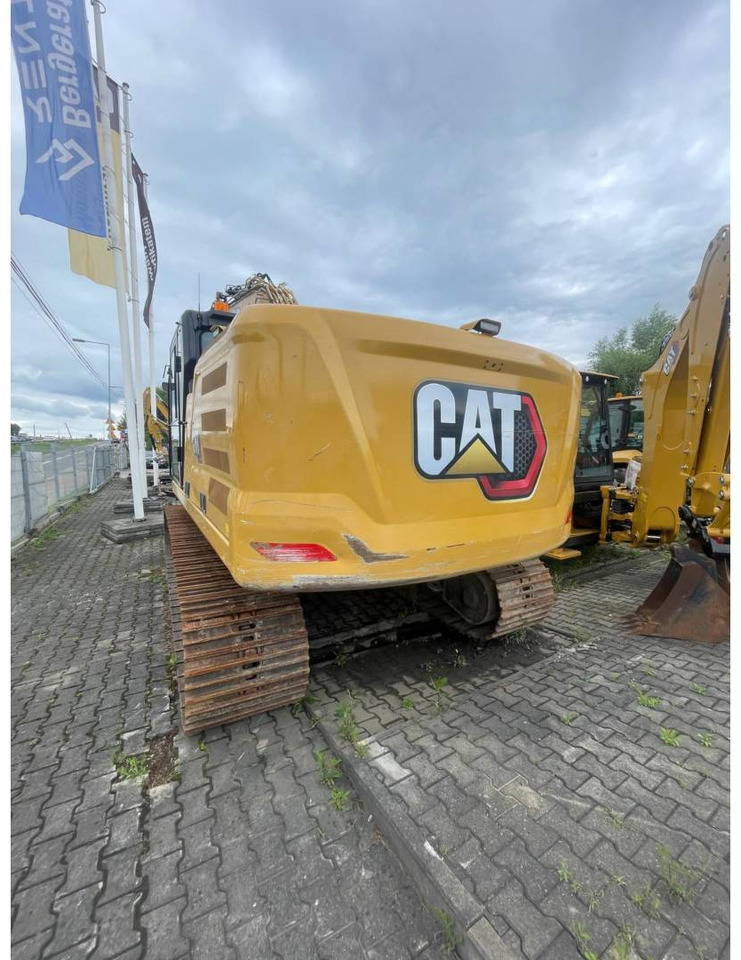 Crawler excavator CAT 320GC: picture 14