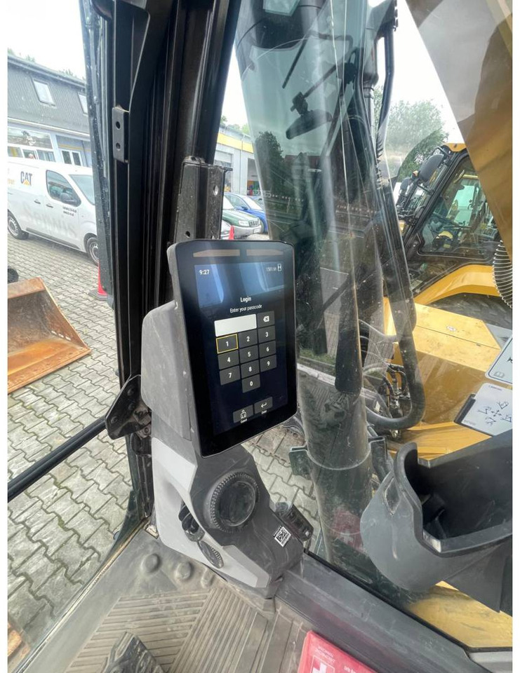 Crawler excavator CAT 320GC: picture 8