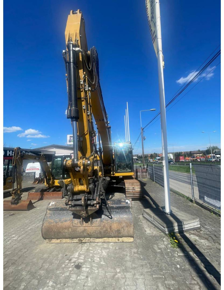 Crawler excavator CAT 320GC: picture 23