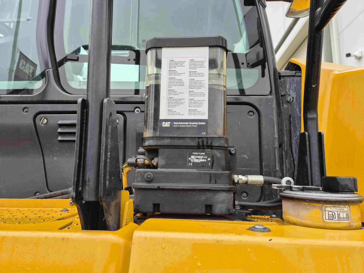 Articulated dumper CAT 730: picture 12