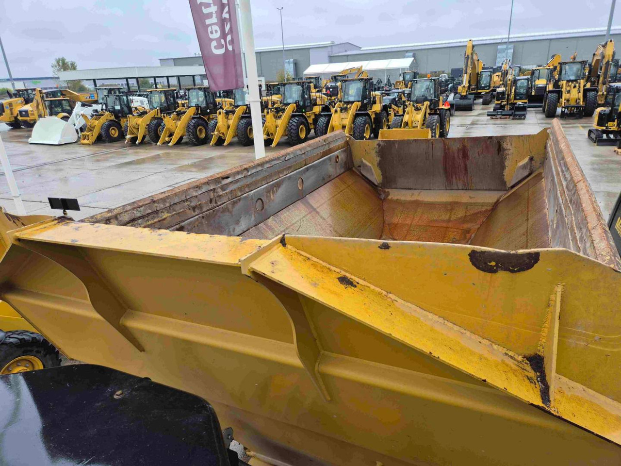 Articulated dumper CAT 730: picture 18