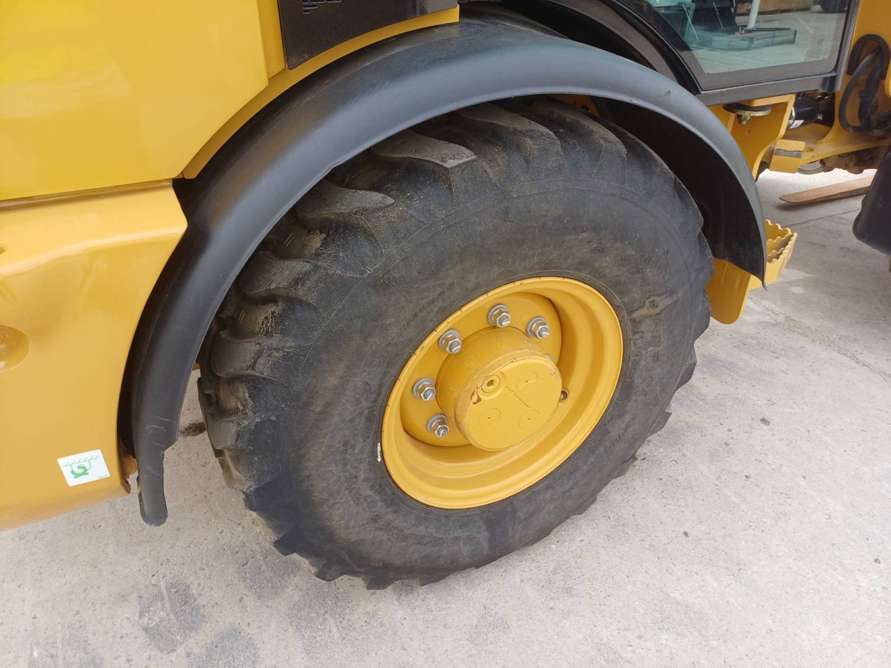 Wheel loader CAT 906M: picture 24