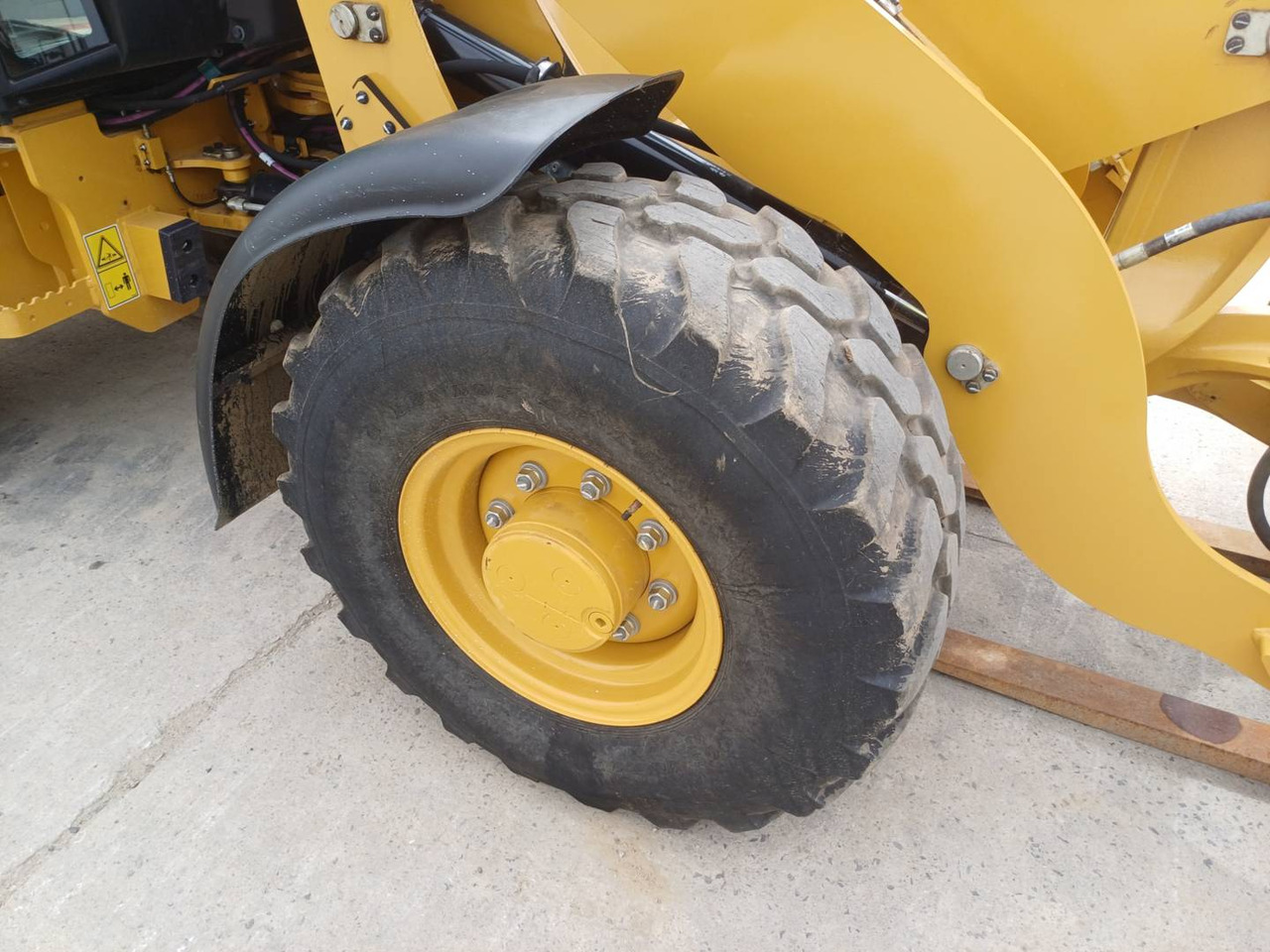 Wheel loader CAT 906M: picture 23