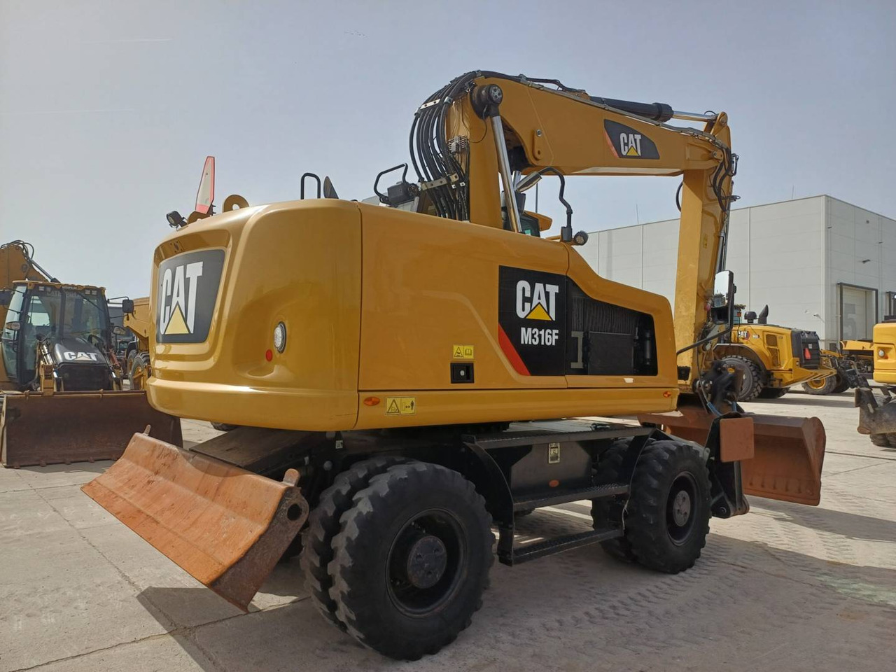 CAT M316F - Wheel excavator: picture 3 CAT M316F - Wheel excavator: picture 3