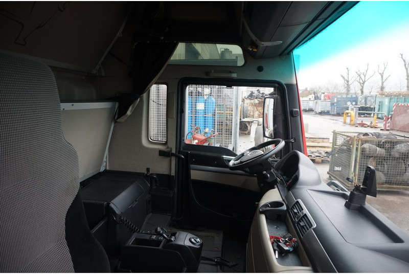 MAN F99L41 TGX XXL EURO6 81.60000-7925 - Cab and interior for Truck: picture 5 MAN F99L41 TGX XXL EURO6 81.60000-7925 - Cab and interior for Truck: picture 5