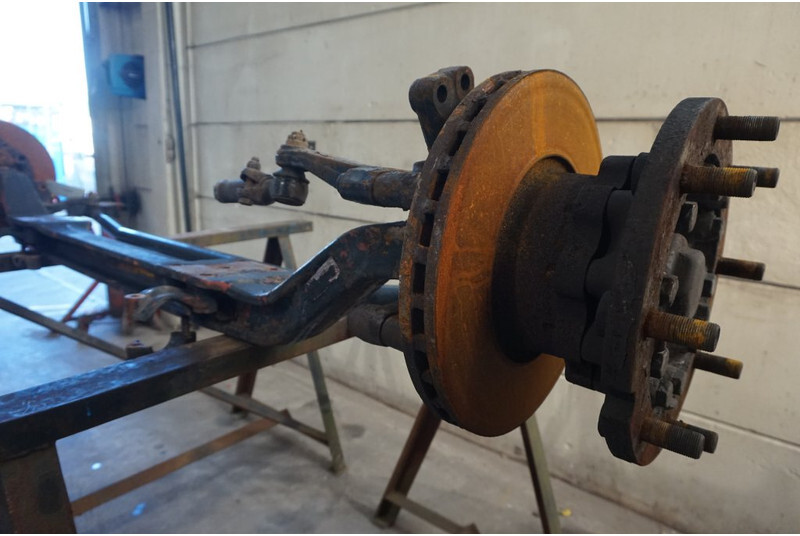 MAN V9-60L-10 - Front axle for Truck: picture 2 MAN V9-60L-10 - Front axle for Truck: picture 2