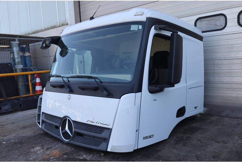 Mercedes-Benz AROCS L-CAB STREAMSPACE 2.3 96082015921314 - Cab and interior for Truck: picture 2 Mercedes-Benz AROCS L-CAB STREAMSPACE 2.3 96082015921314 - Cab and interior for Truck: picture 2