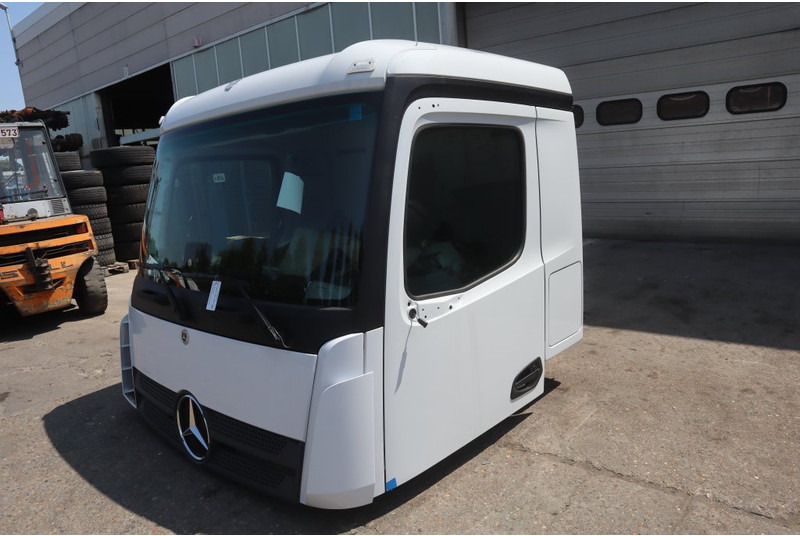 Mercedes-Benz AROCS M-CAB CLASSICSPACE 2.3M - Cab and interior for Truck: picture 2 Mercedes-Benz AROCS M-CAB CLASSICSPACE 2.3M - Cab and interior for Truck: picture 2