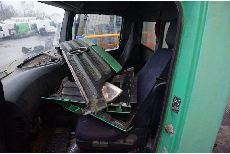 Mercedes-Benz ATEGO F07 KORT RECHTS STUUR 972 890 25 200671 - Cab and interior for Truck: picture 5 Mercedes-Benz ATEGO F07 KORT RECHTS STUUR 972 890 25 200671 - Cab and interior for Truck: picture 5