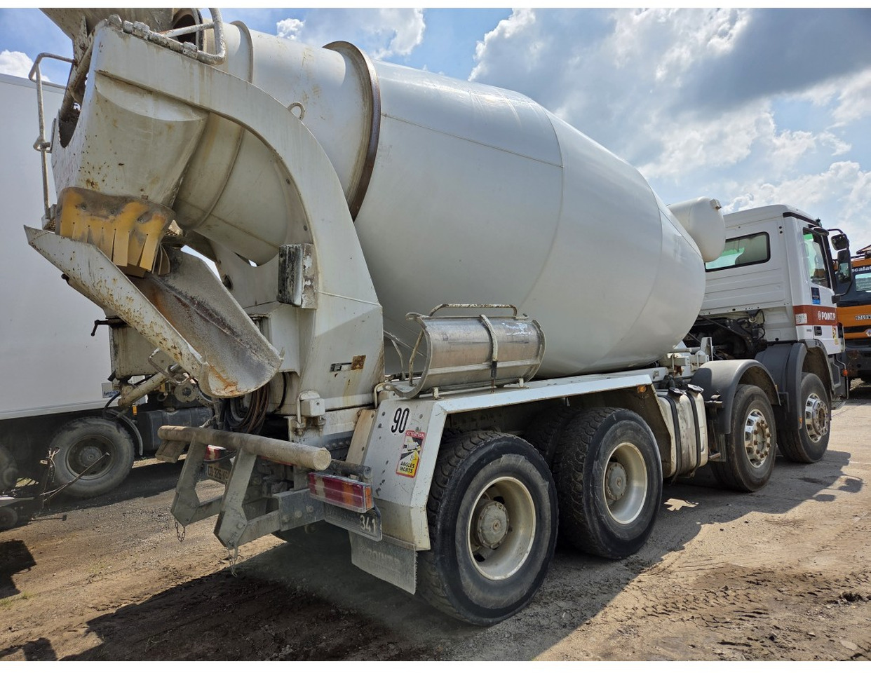 Mercedes 3241 concrete mixer truck 8x4 9m3 - Concrete mixer truck: picture 2 Mercedes 3241 concrete mixer truck 8x4 9m3 - Concrete mixer truck: picture 2