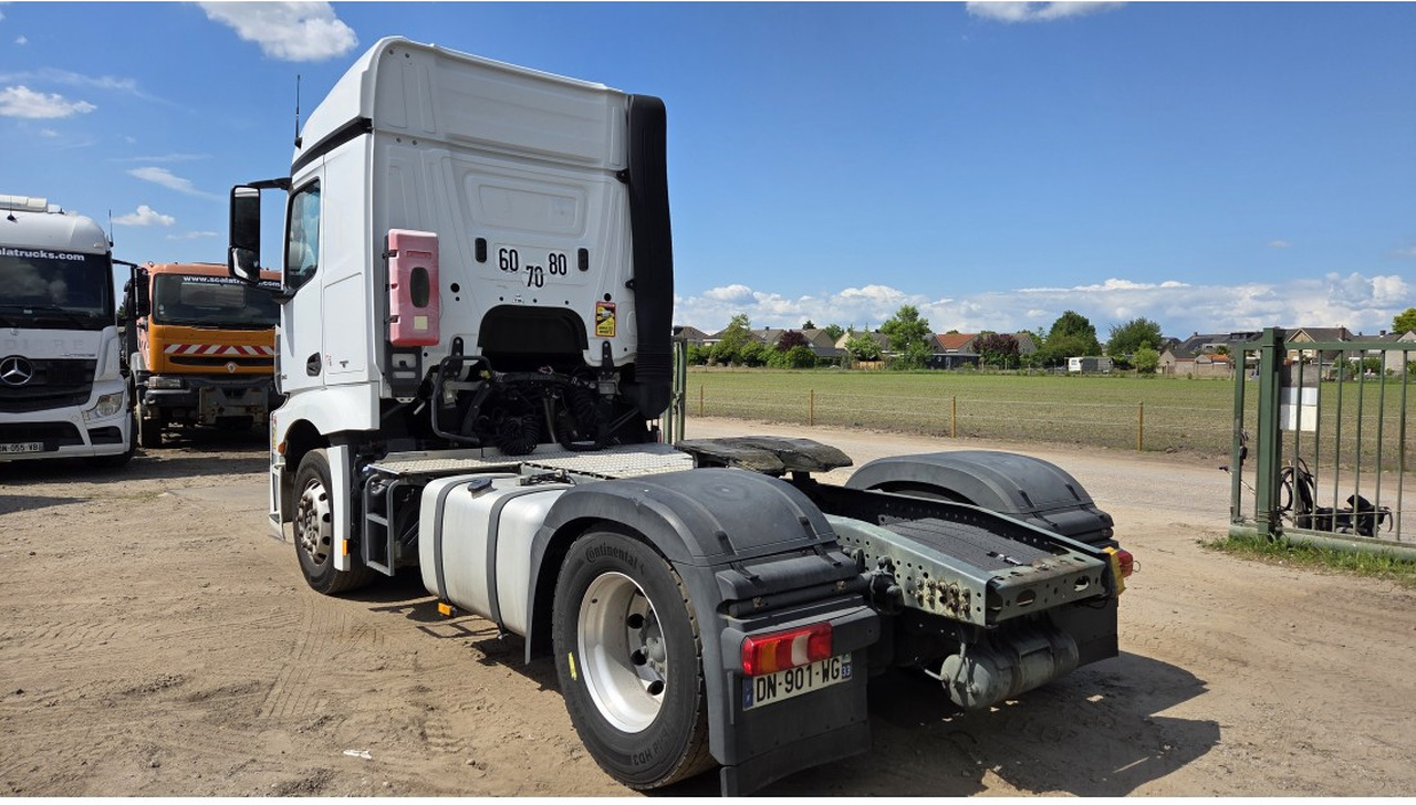 Mercedes Actros 1843 4X2 StreamSpace Retarder Parking Air conditioning PTO - Other machinery: picture 3 Mercedes Actros 1843 4X2 StreamSpace Retarder Parking Air conditioning PTO - Other machinery: picture 3