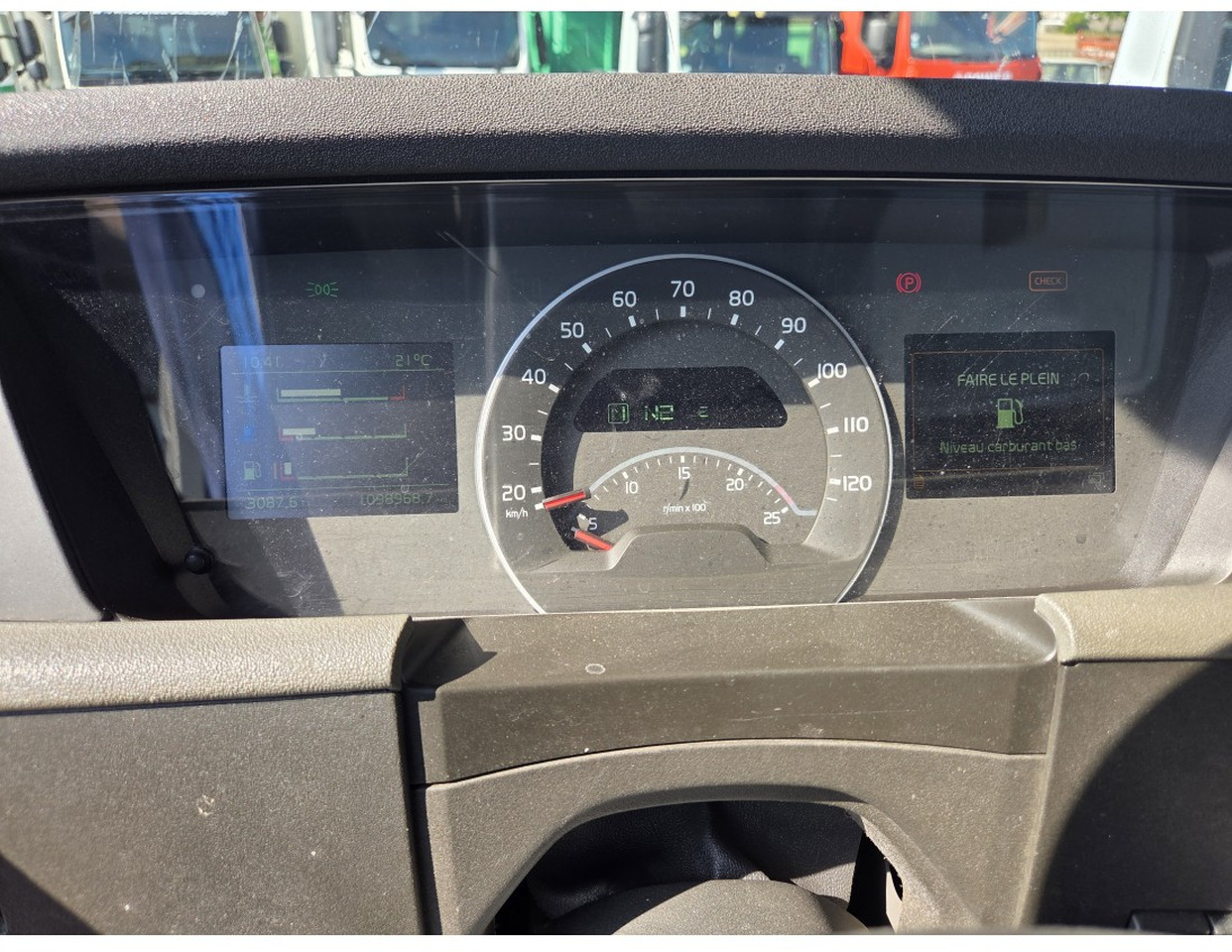 Tractor unit VOLVO FH 500 4X2 TRACTOR UNIT 2 TANKS VEB+: picture 11