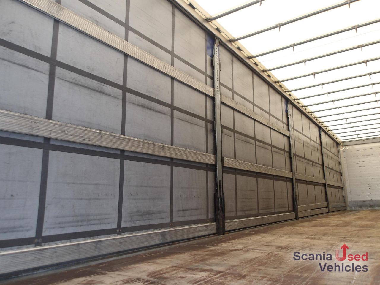 SCHMITZ SCB*S3T - STANDARD - LIFTACHSE - PALETTENKASTEN - Curtainsider semi-trailer: picture 5 SCHMITZ SCB*S3T - STANDARD - LIFTACHSE - PALETTENKASTEN - Curtainsider semi-trailer: picture 5