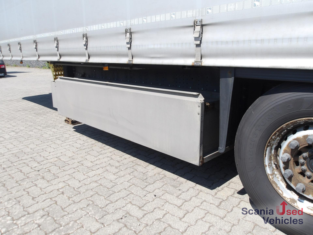SCHMITZ SCB*S3T - STANDARD - LIFTACHSE - PALETTENKASTEN - Curtainsider semi-trailer: picture 2 SCHMITZ SCB*S3T - STANDARD - LIFTACHSE - PALETTENKASTEN - Curtainsider semi-trailer: picture 2