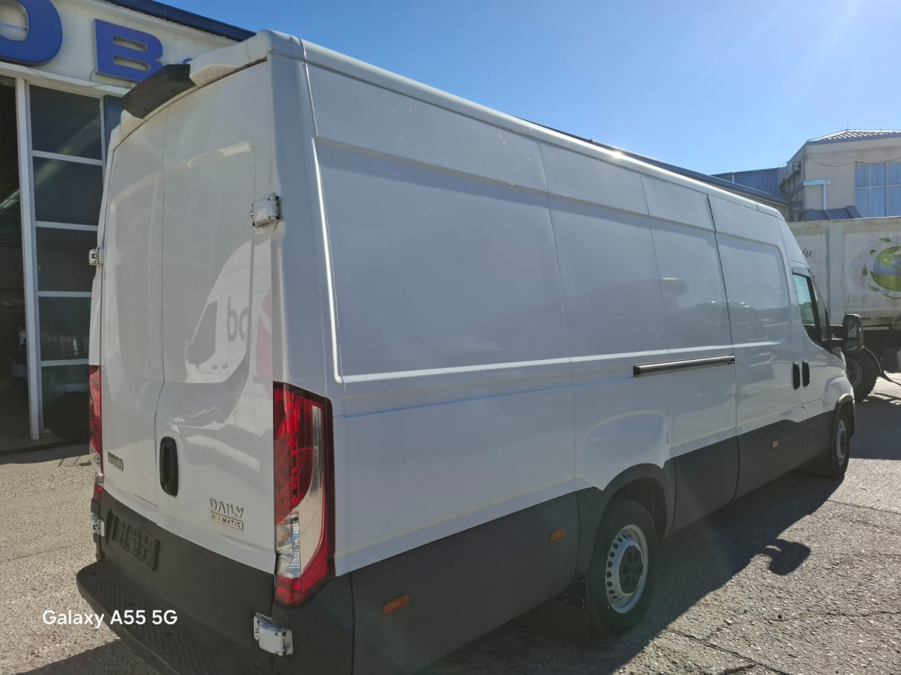 IVECO Daily 35S16V A8 - Passenger van: picture 4 IVECO Daily 35S16V A8 - Passenger van: picture 4