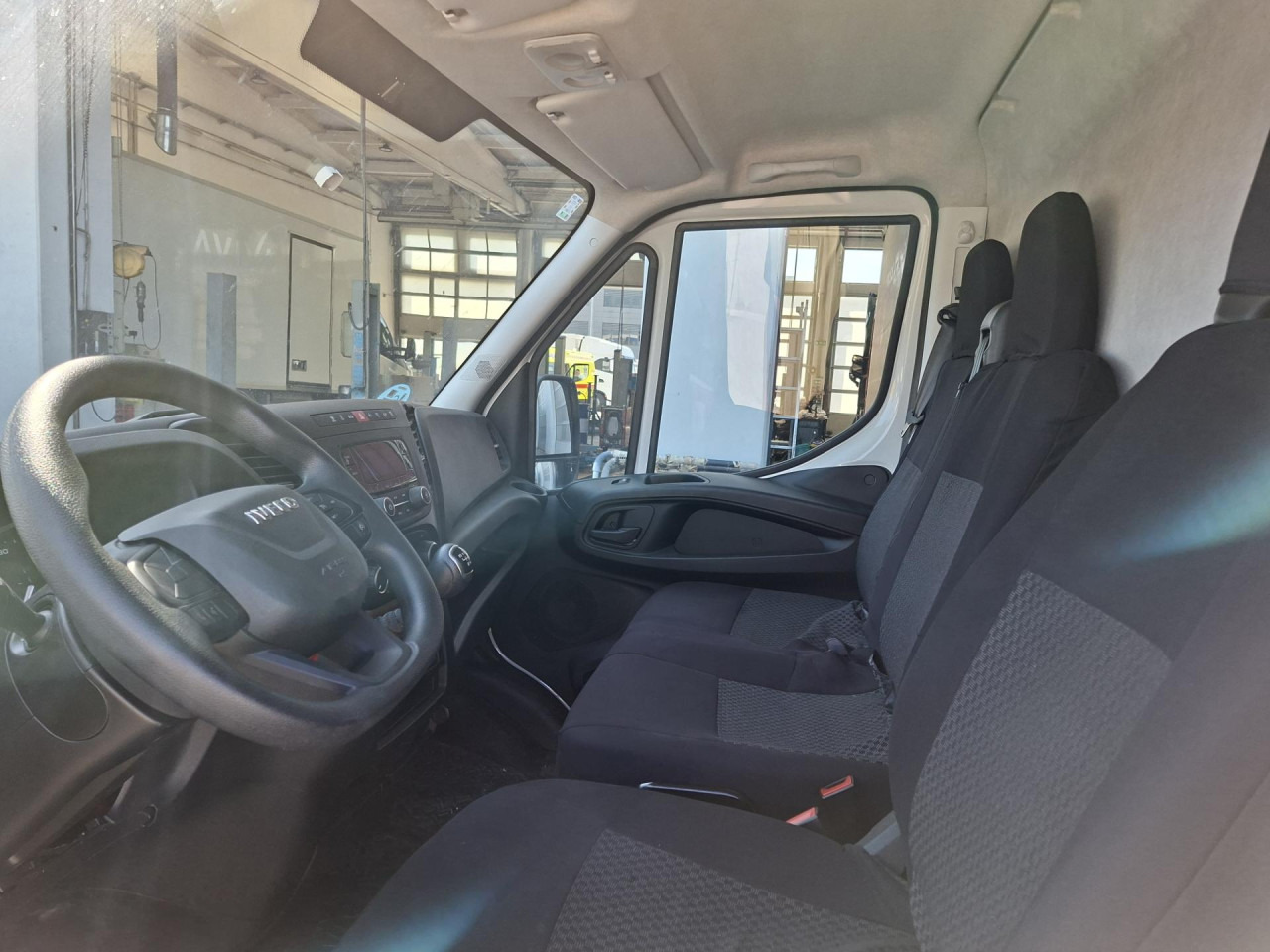 IVECO Daily 35S16V leasing IVECO Daily 35S16V: picture 6