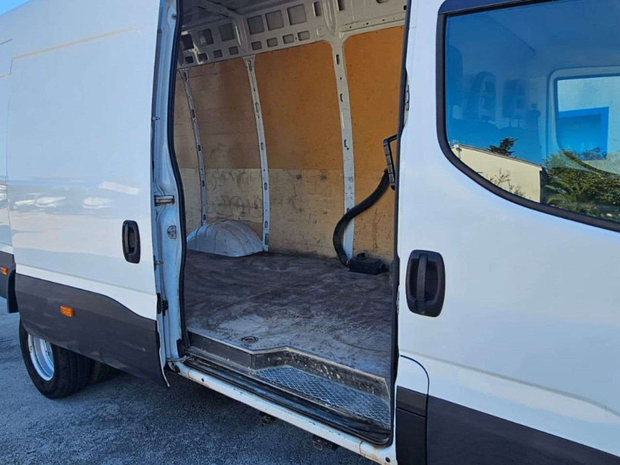 IVECO Daily 65C15 - Passenger van: picture 4 IVECO Daily 65C15 - Passenger van: picture 4