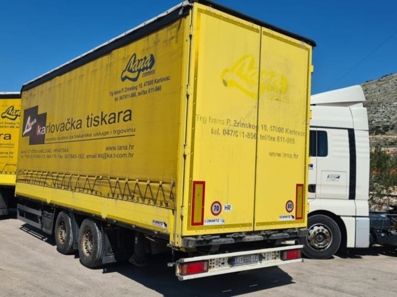 Curtainsider truck MAN TGX 26.440: picture 8