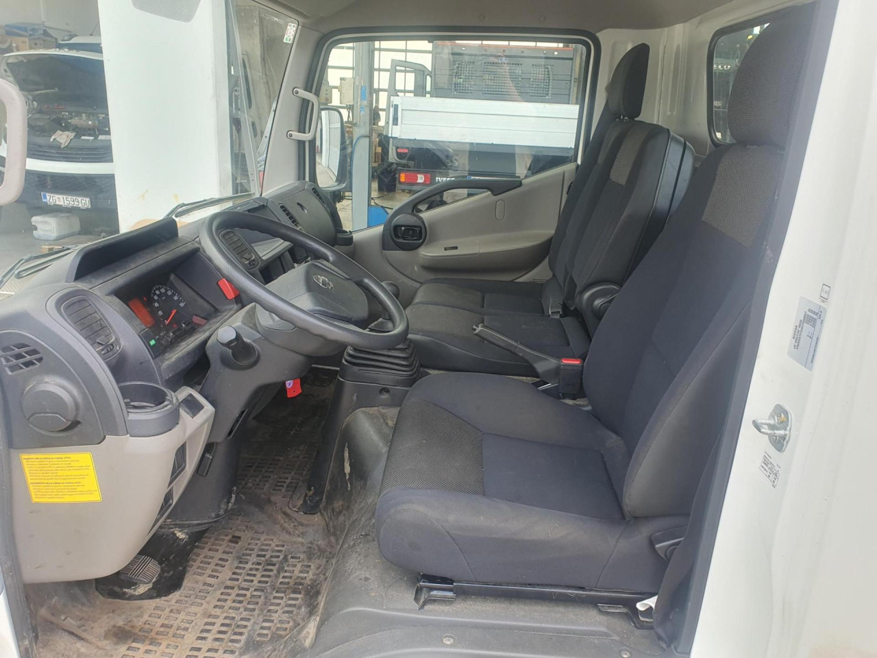 Truck mounted aerial platform NISSAN Cabstar NT400: picture 6