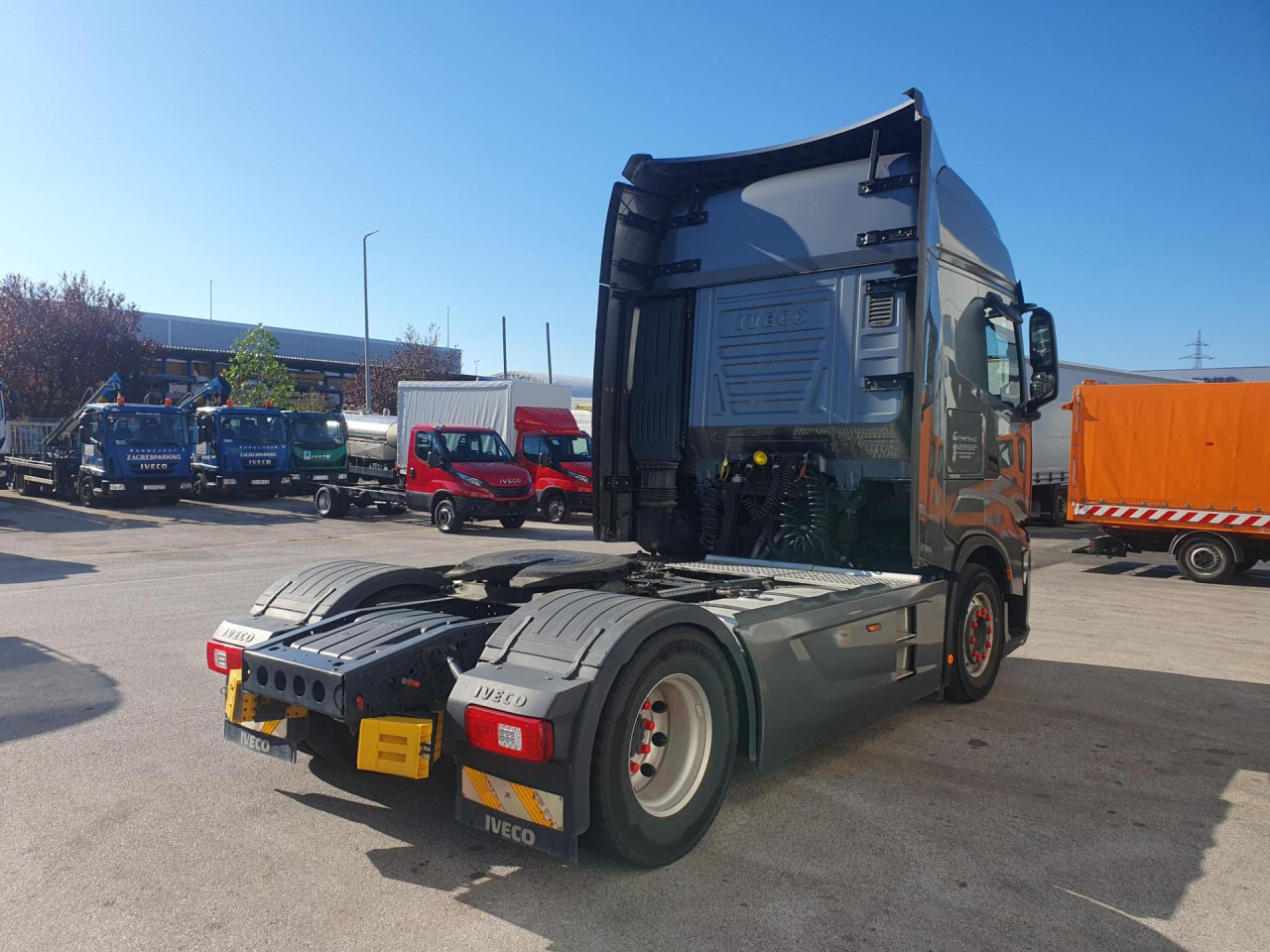 IVECO S-Way AS440S48T/P - Tractor unit: picture 3 IVECO S-Way AS440S48T/P - Tractor unit: picture 3