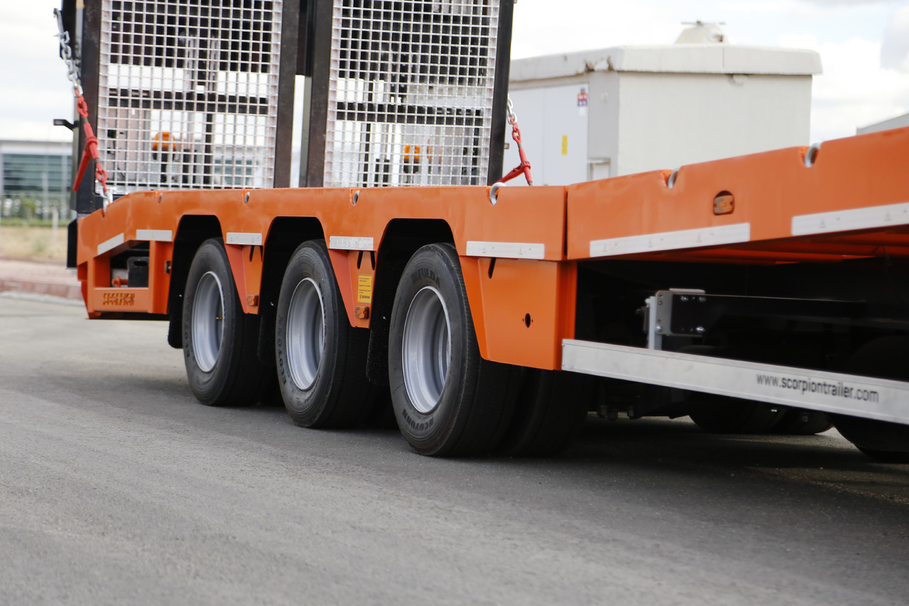 Scorpion Trailer SCORPION TRAILER 3 AXLE LOWBED SEMI TRAILER (CUSTOMIZED) - Low loader semi-trailer: picture 4 Scorpion Trailer SCORPION TRAILER 3 AXLE LOWBED SEMI TRAILER (CUSTOMIZED) - Low loader semi-trailer: picture 4