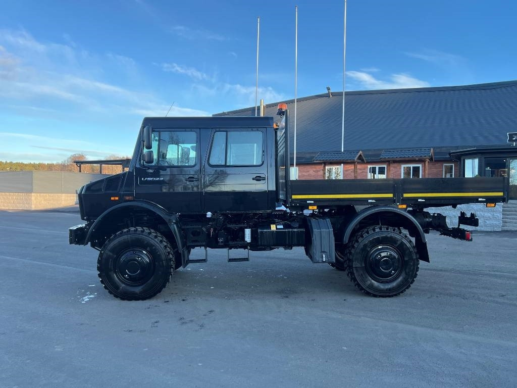 Mercedes-Benz Unimog - Dropside/ Flatbed truck, Crane truck: picture 2 Mercedes-Benz Unimog - Dropside/ Flatbed truck, Crane truck: picture 2