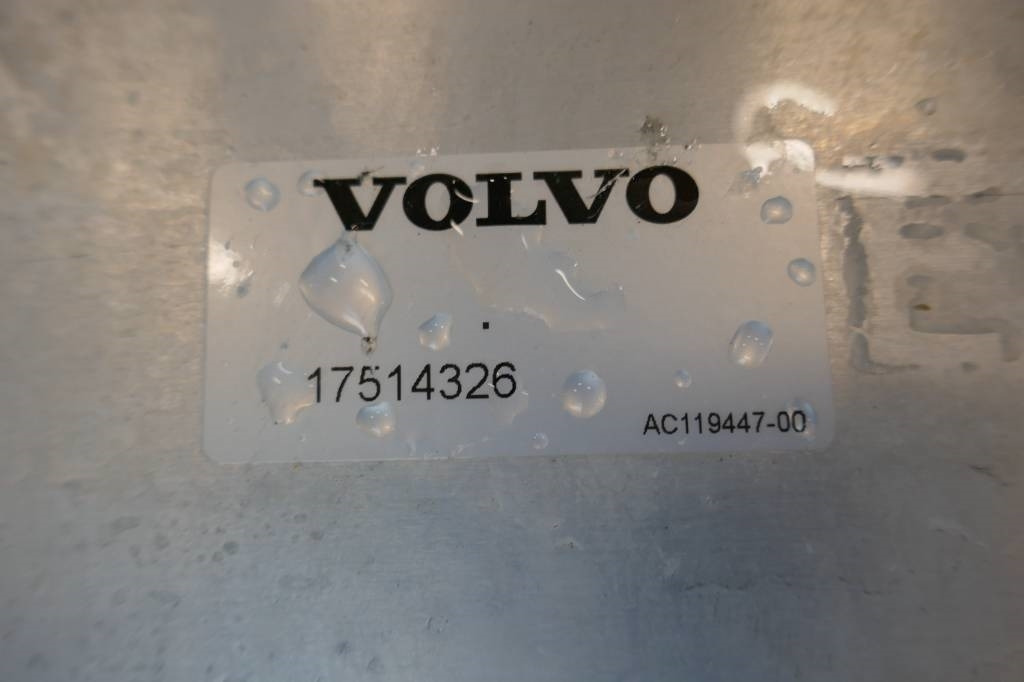 Volvo EC 300 E, Kylare Hydraulolja voe17514326 - Hydraulics for Construction machinery: picture 2 Volvo EC 300 E, Kylare Hydraulolja voe17514326 - Hydraulics for Construction machinery: picture 2