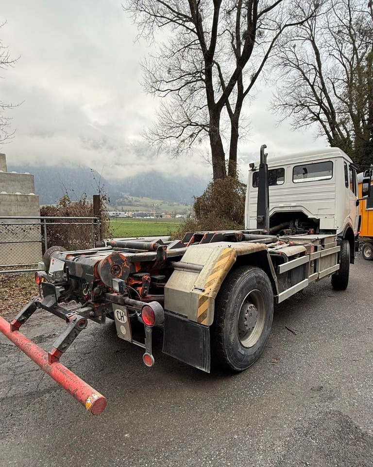 Mercedes-Benz SK 1831 K 4x2, Abroll - Hook lift truck: picture 3 Mercedes-Benz SK 1831 K 4x2, Abroll - Hook lift truck: picture 3