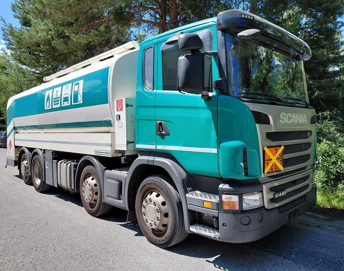 Scania G440 8x2, E5, Schwingenschloegel, 2 Kammern, ADR - Tank truck: picture 1 Scania G440 8x2, E5, Schwingenschloegel, 2 Kammern, ADR - Tank truck: picture 1