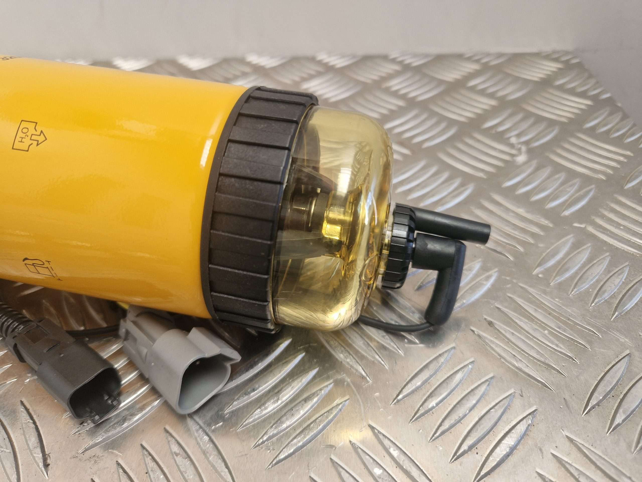 Fuel Filter lift pump genuine JCB 320/A7046 320/A7087 333/C3351 - Engine and parts for Construction machinery: picture 3 Fuel Filter lift pump genuine JCB 320/A7046 320/A7087 333/C3351 - Engine and parts for Construction machinery: picture 3