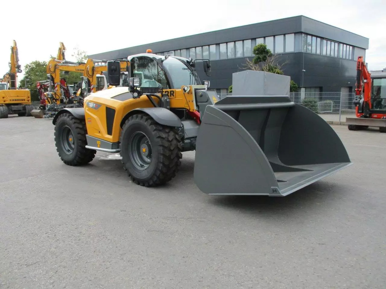 2024 Liebherr T 32-7s - Telescopic handler: picture 2 2024 Liebherr T 32-7s - Telescopic handler: picture 2