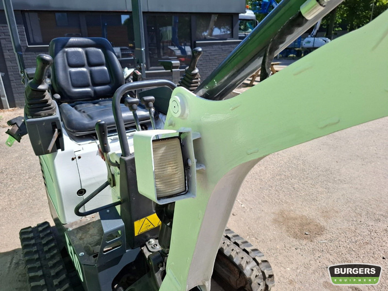 Mini excavator Bobcat E10: picture 13