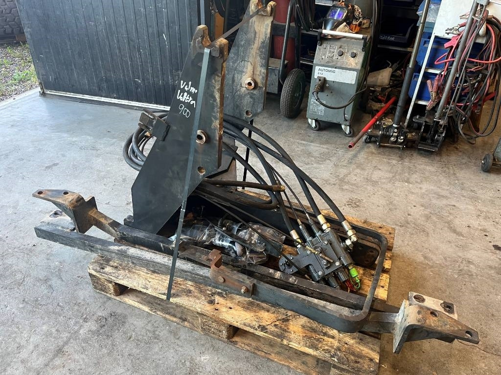 Lastare Trima 340 till Valmet Valtra 900 - Front loader for tractor: picture 5 Lastare Trima 340 till Valmet Valtra 900 - Front loader for tractor: picture 5
